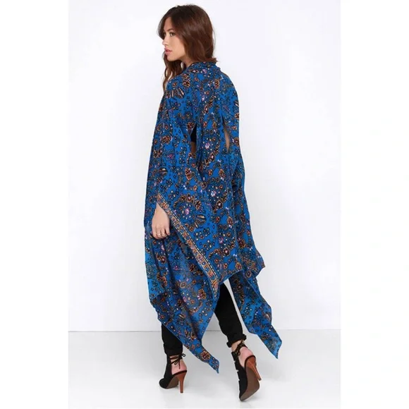 Amuse Society Brooklyn 2-Way Kimono - Picture 2 of 14